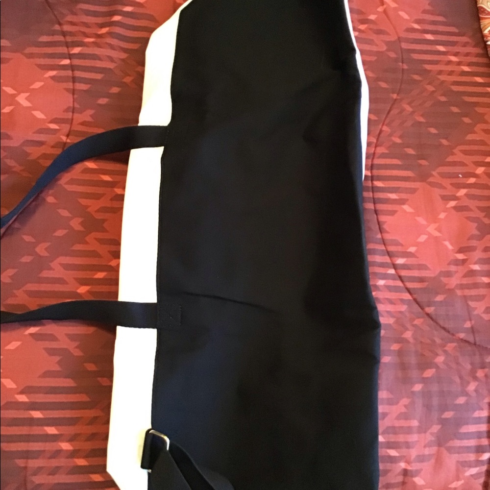 Tote - Picture 4 of 5